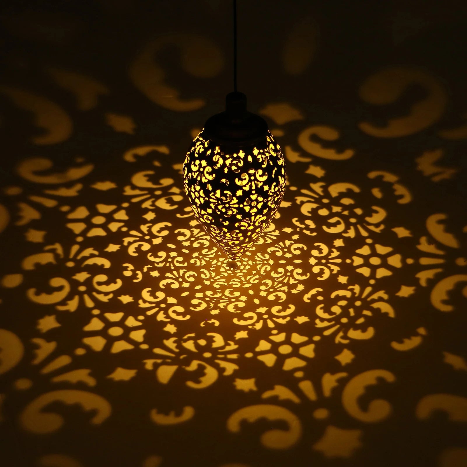 Lanterne Solaire LED Suspendue – Forme Olive IP44 Étanche Le petit Souk