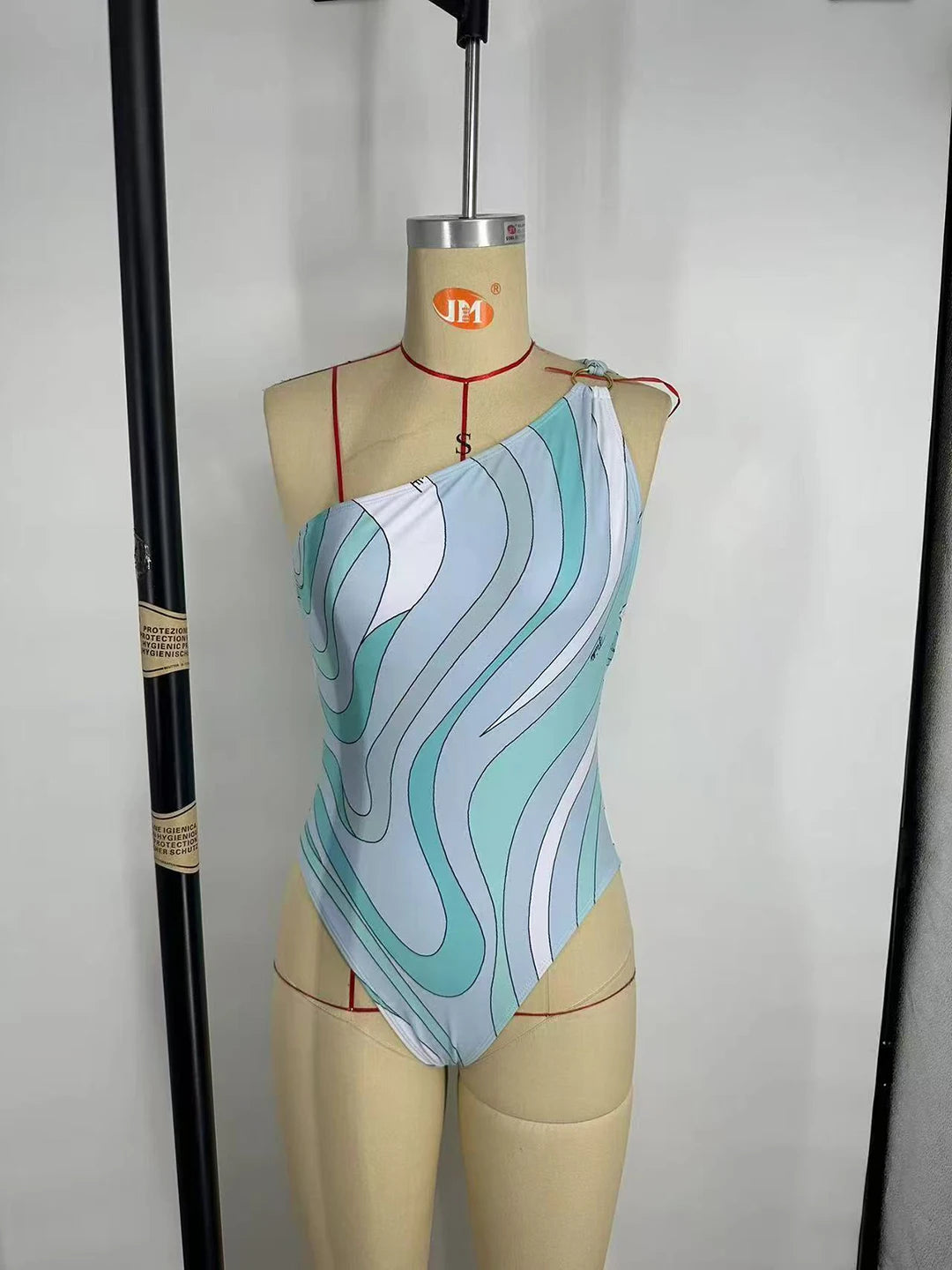 Maillot de Bain Femme Luxe avec Foulard – Élégant et Tendance