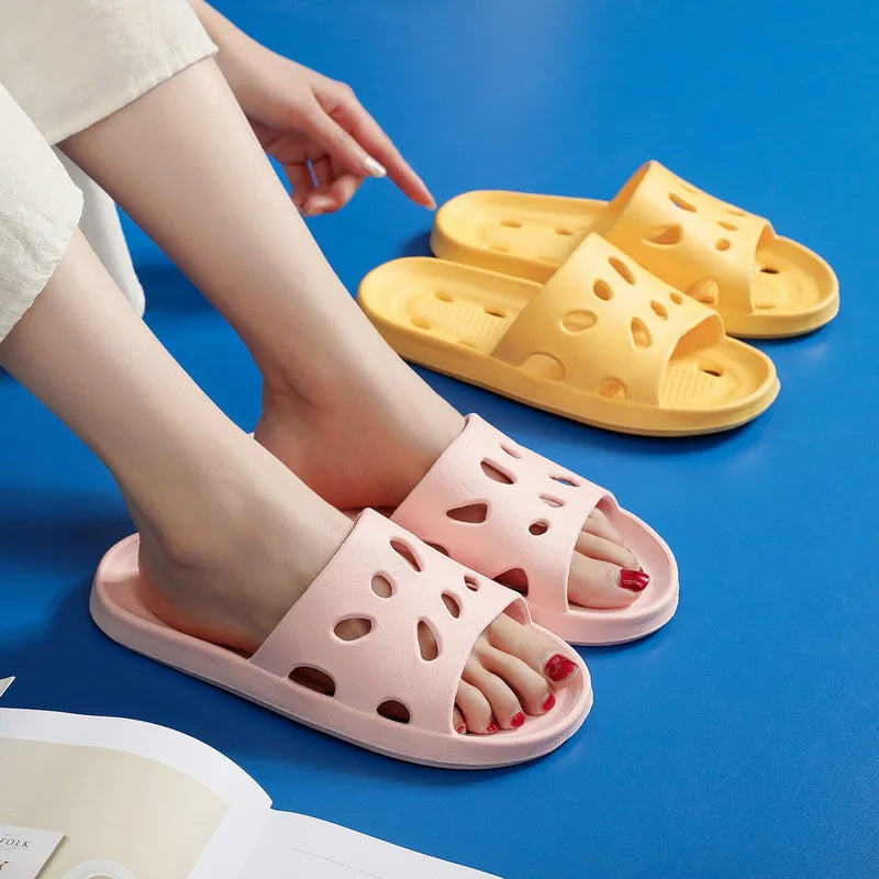 Claquettes Été Unisexes – Tongs Souples Antidérapantes Le petit Souk